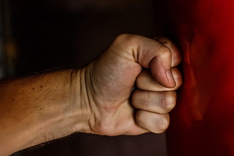 Sonhar com Surra: que está apanhando ou surrando