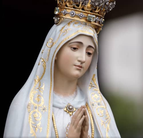 falando com Nossa Senhora de Fátima