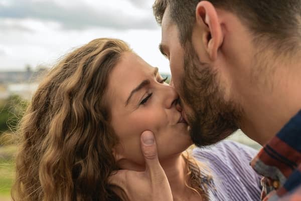 Sonhar beijando pessoa que já gostou