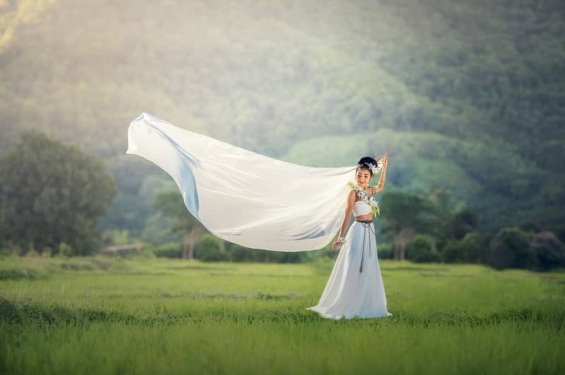 Sonhar com pessoas vestidas de branco