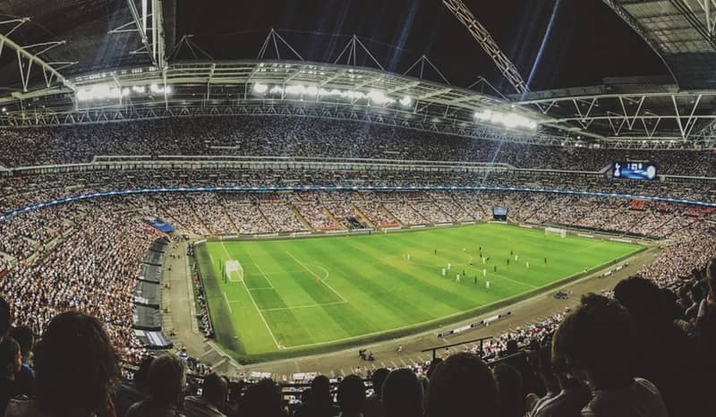 Sonhar com estádio de futebol