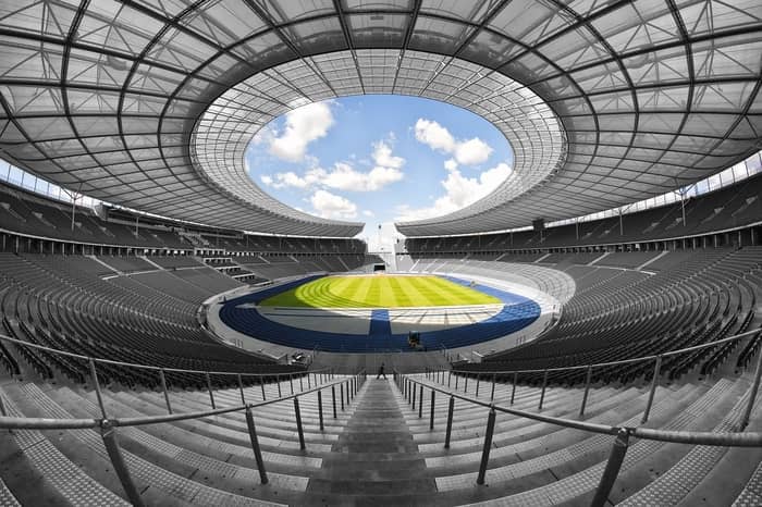 5 Interpretações de sonhar com um estádio de futebol