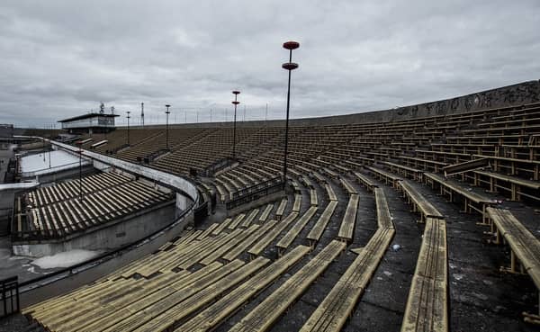 Estadio todo podre