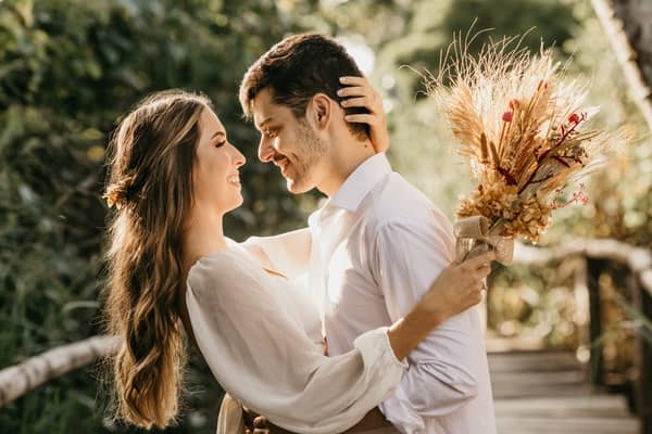 Sonhar com esposo falecido vivo no sonho