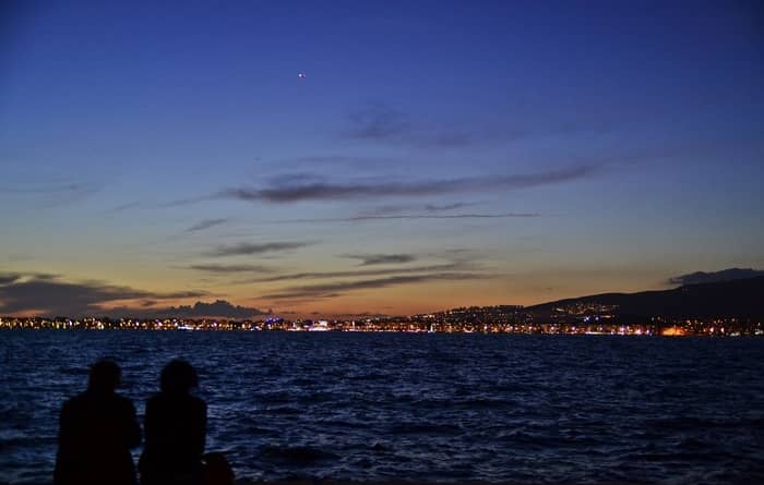 Sonhar vendo as estrelas com conhecido