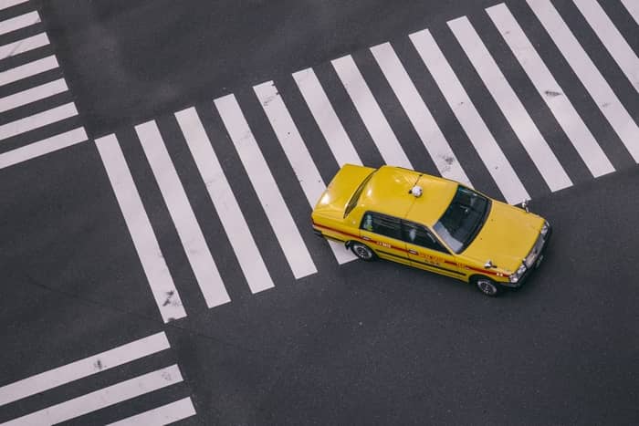 Carro amarelo