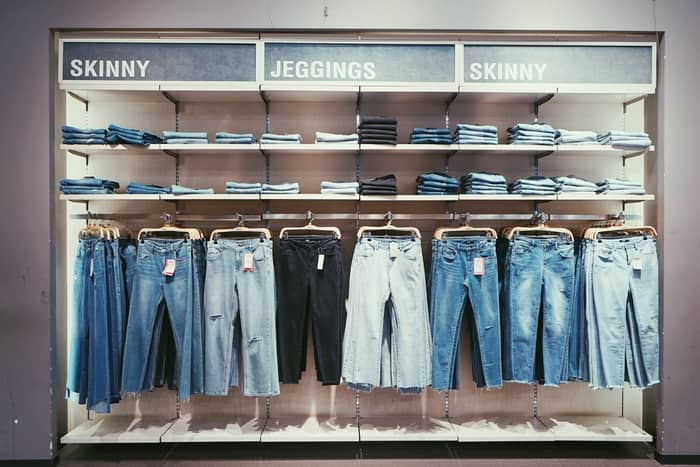 Interpretação de sonhar com calça jeans