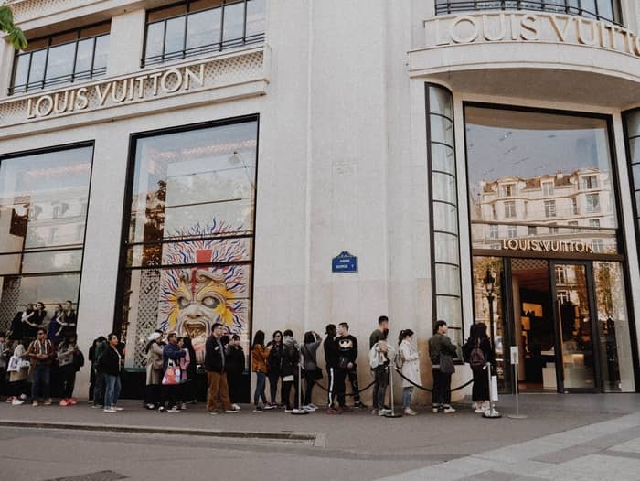 Fila para loja de compras