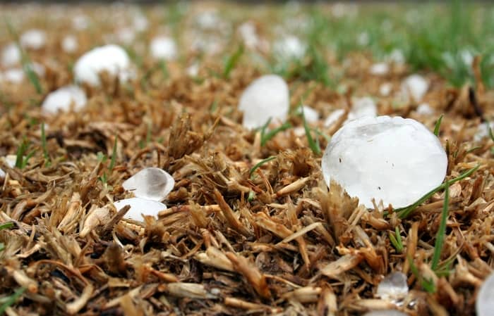 Qual é o significado de sonhar com chuva de granizo?