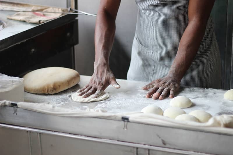Sonhar com massa de pão