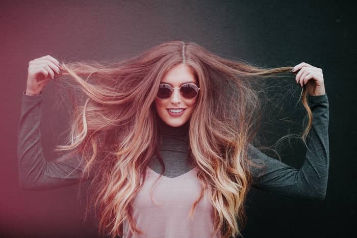 5 Significados de sonhar com um cabelo grande